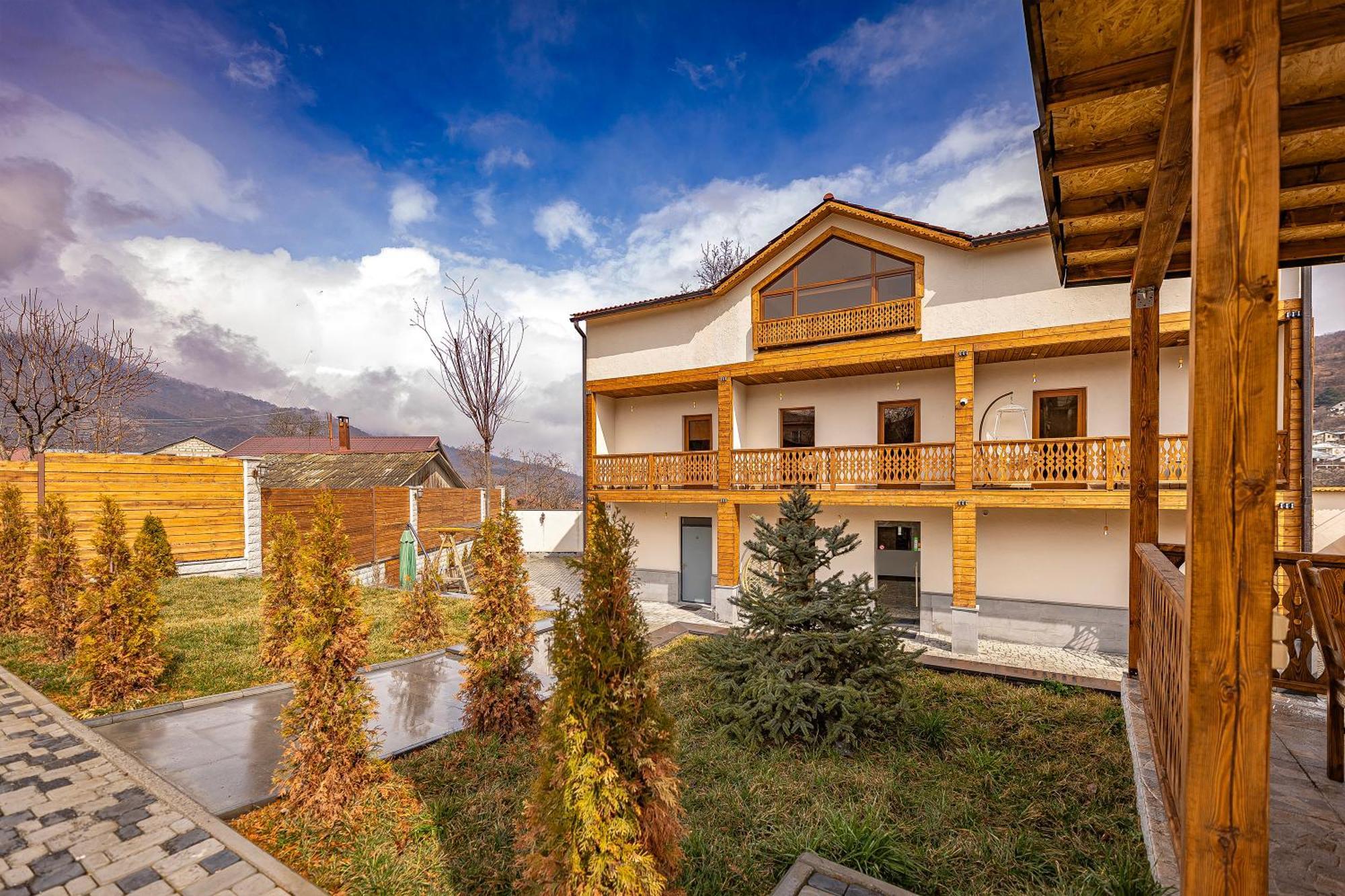 Taniqinn Dilijan Hotel Exterior foto